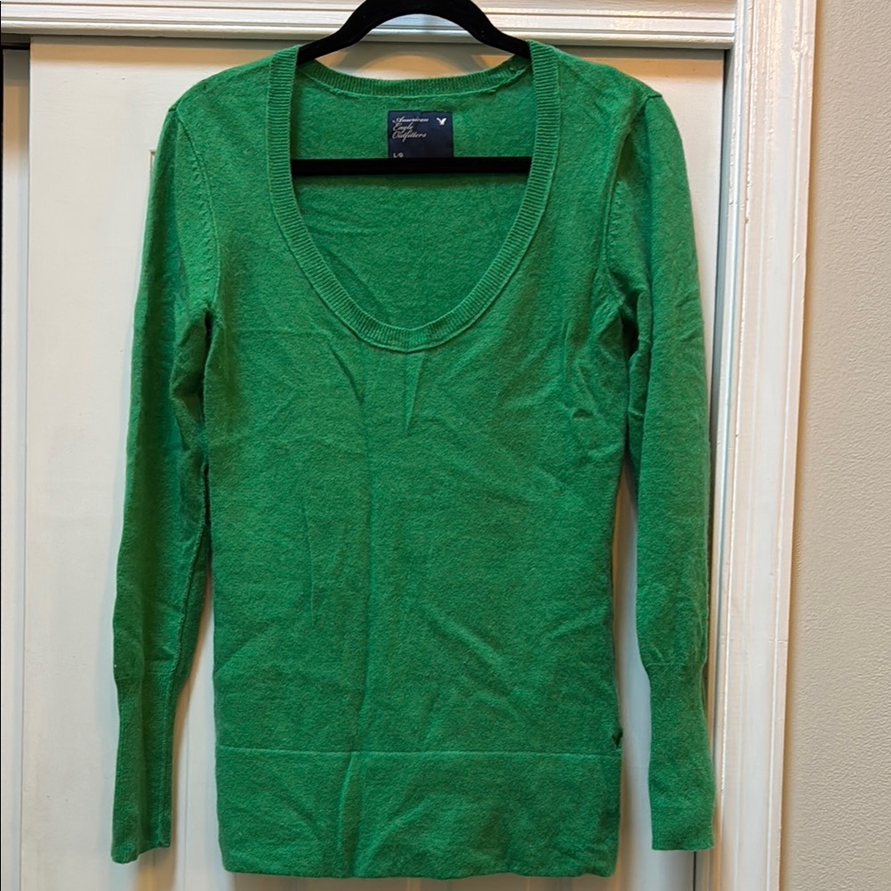 American Eagle 100% Cashmere Kelly Green Long Sleeve Sweater
